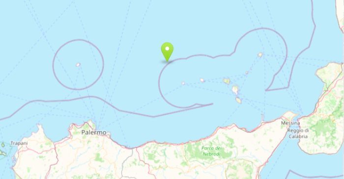 Terremoto al largo della Sicilia, scossa di magnitudo 5.7 nel Tirreno: paura a Palermo e scuole evacuate Terremoto al largo della Sicilia, scossa di magnitudo 5.7 nel Tirreno: paura a Palermo e scuole evacuate